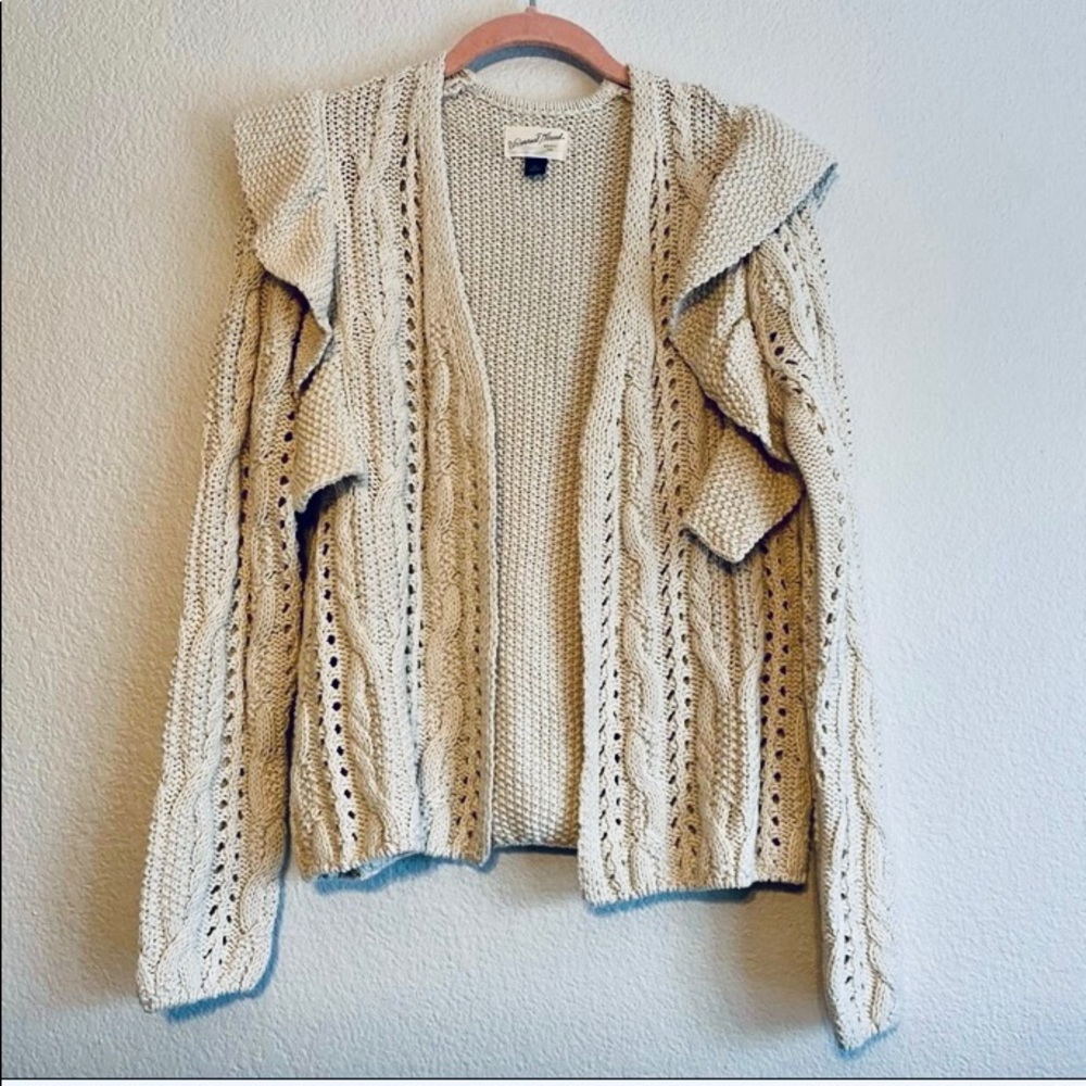 UNIVERSAL THREAD medium NWOT Cream Ruffle Knit Cardigan Sweater Oatmeal m med